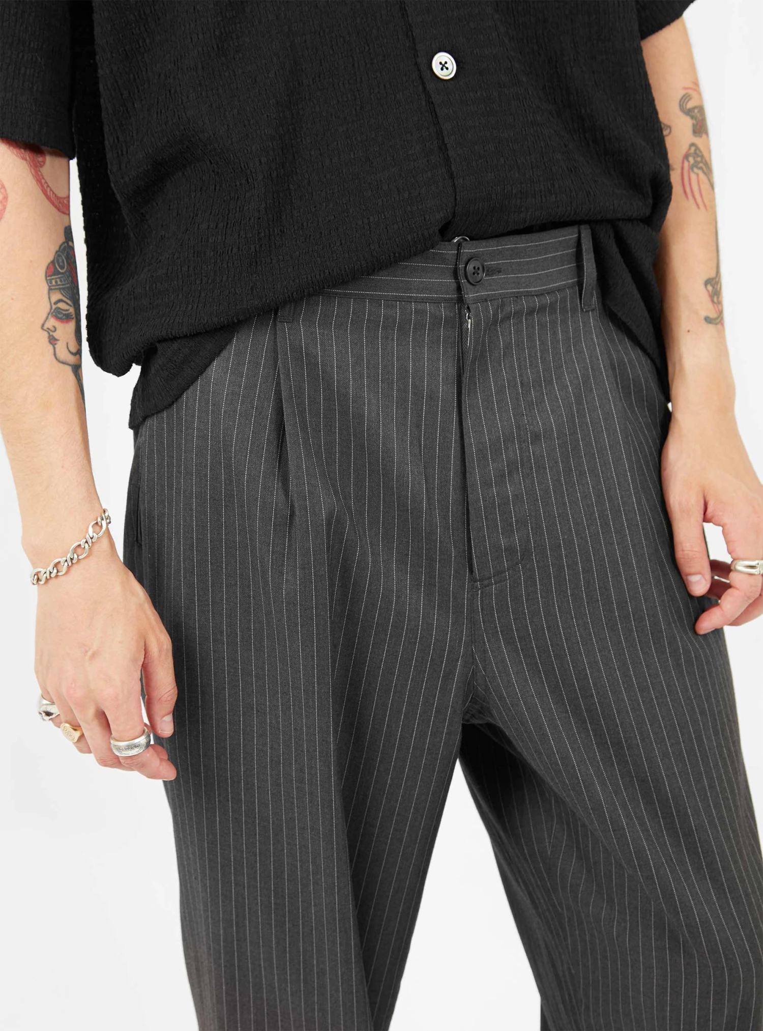 Stüssy Volume Pleated Trousers Grey Stripe - Image 4