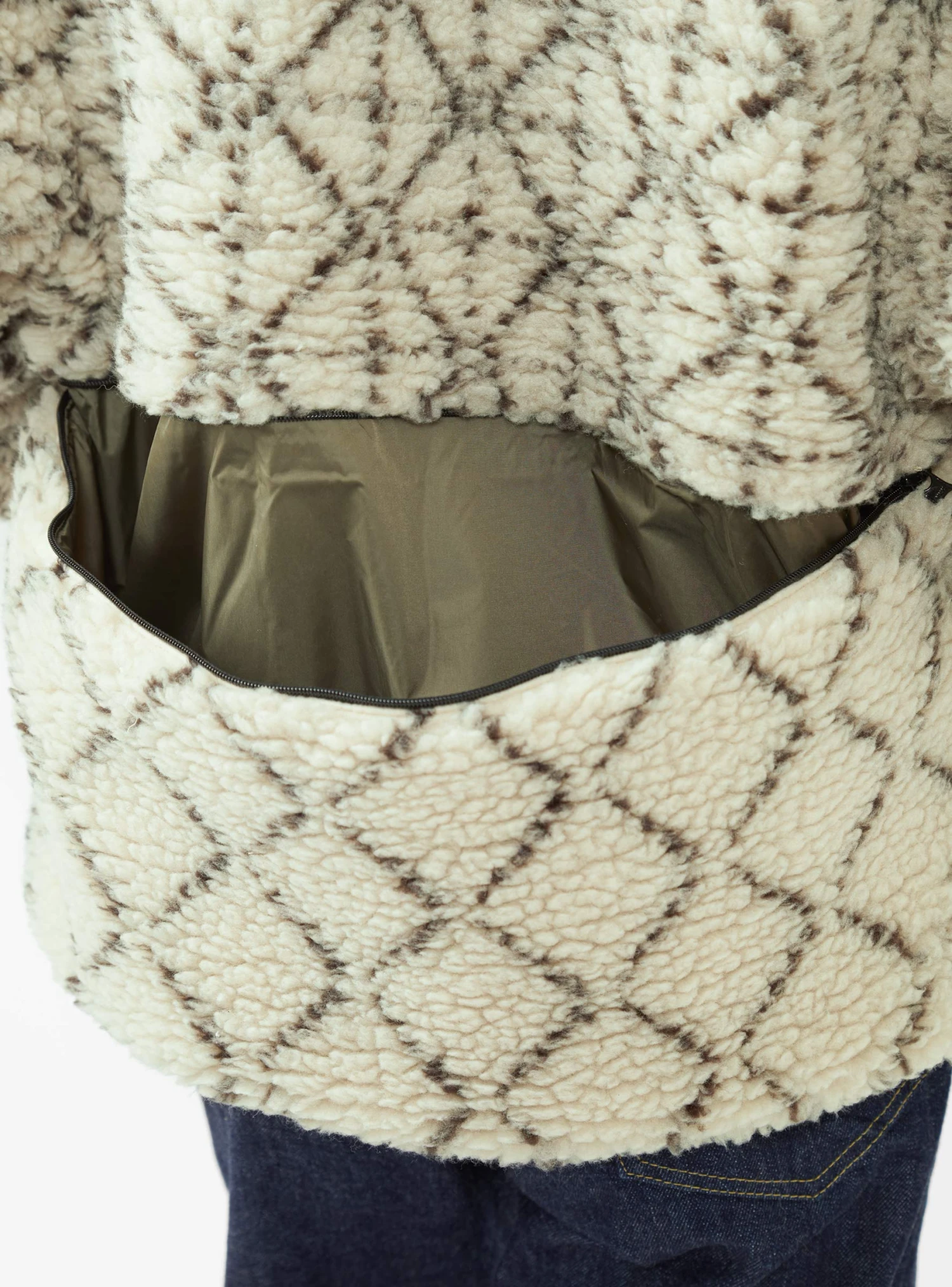 Do-Gi Sashiko Boa Fleece Reversible Jacket Ecru - Image 3