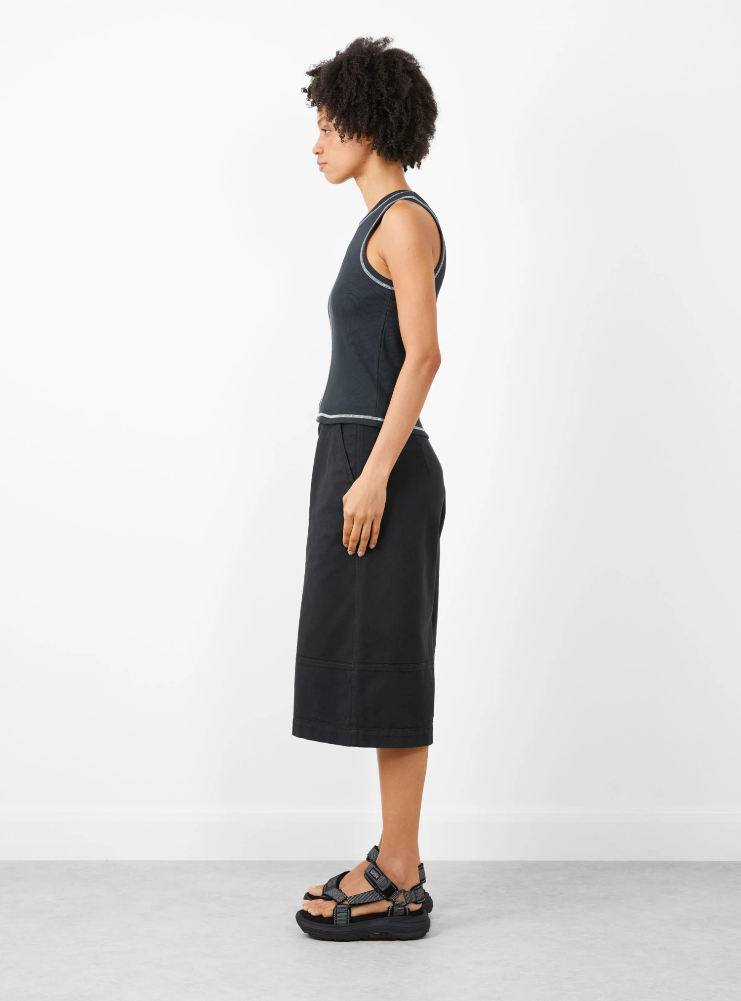 Dot Vest Black - Image 3