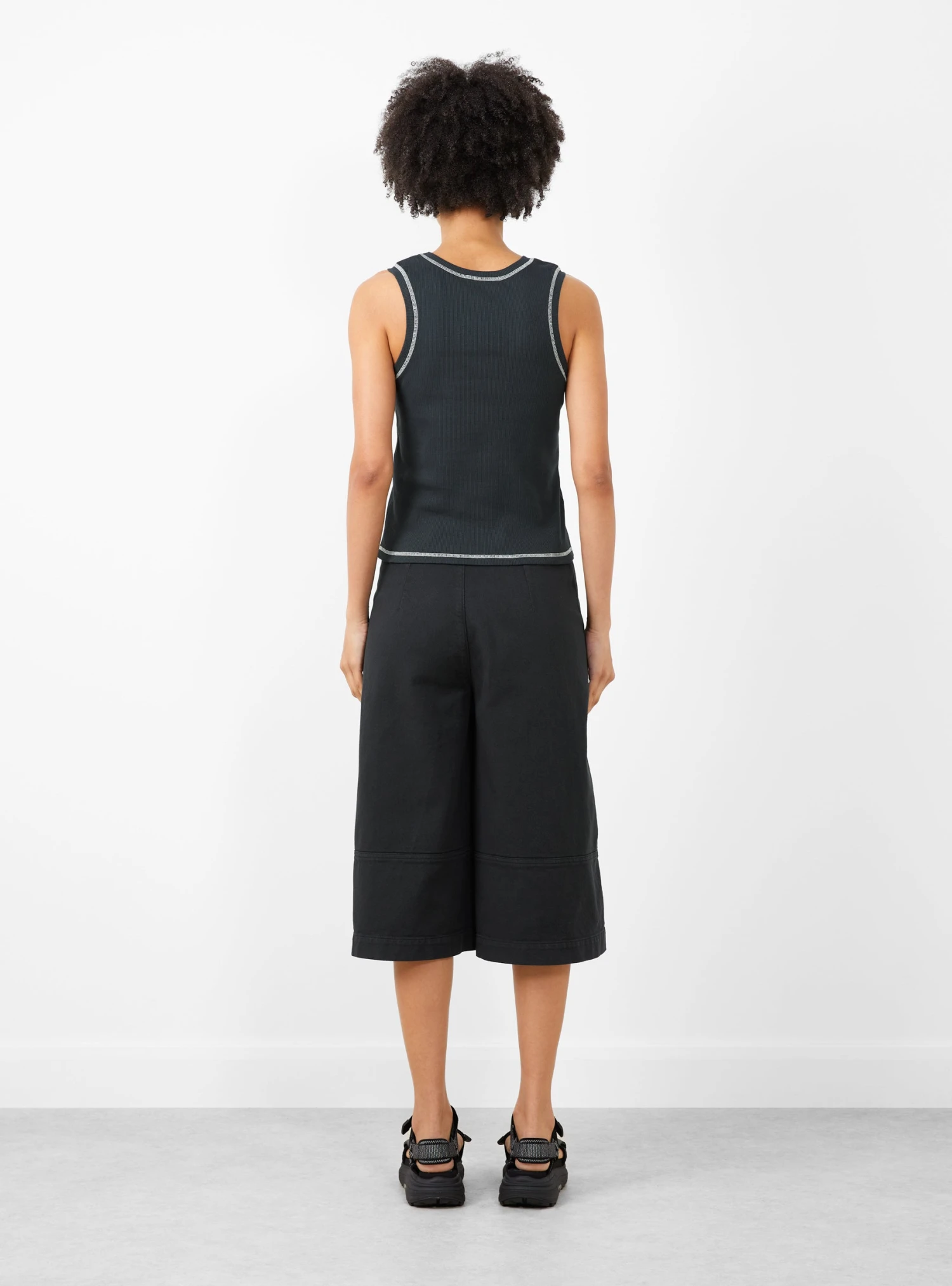 Dot Vest Black - Image 5