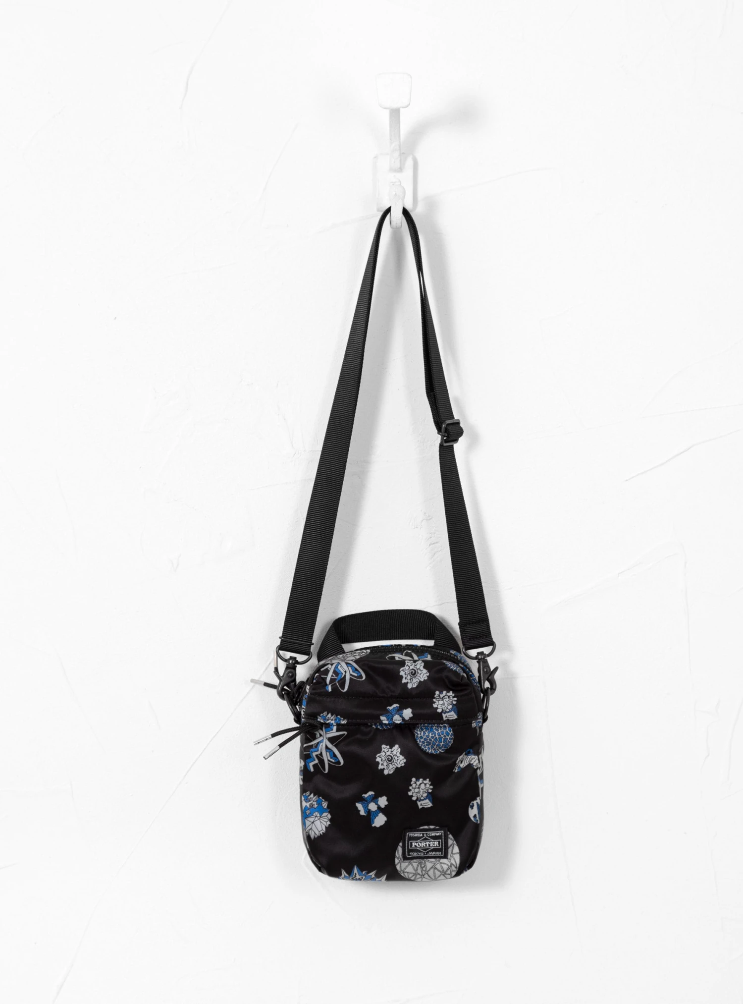 X Will Sweeney Shoulder Bag Black