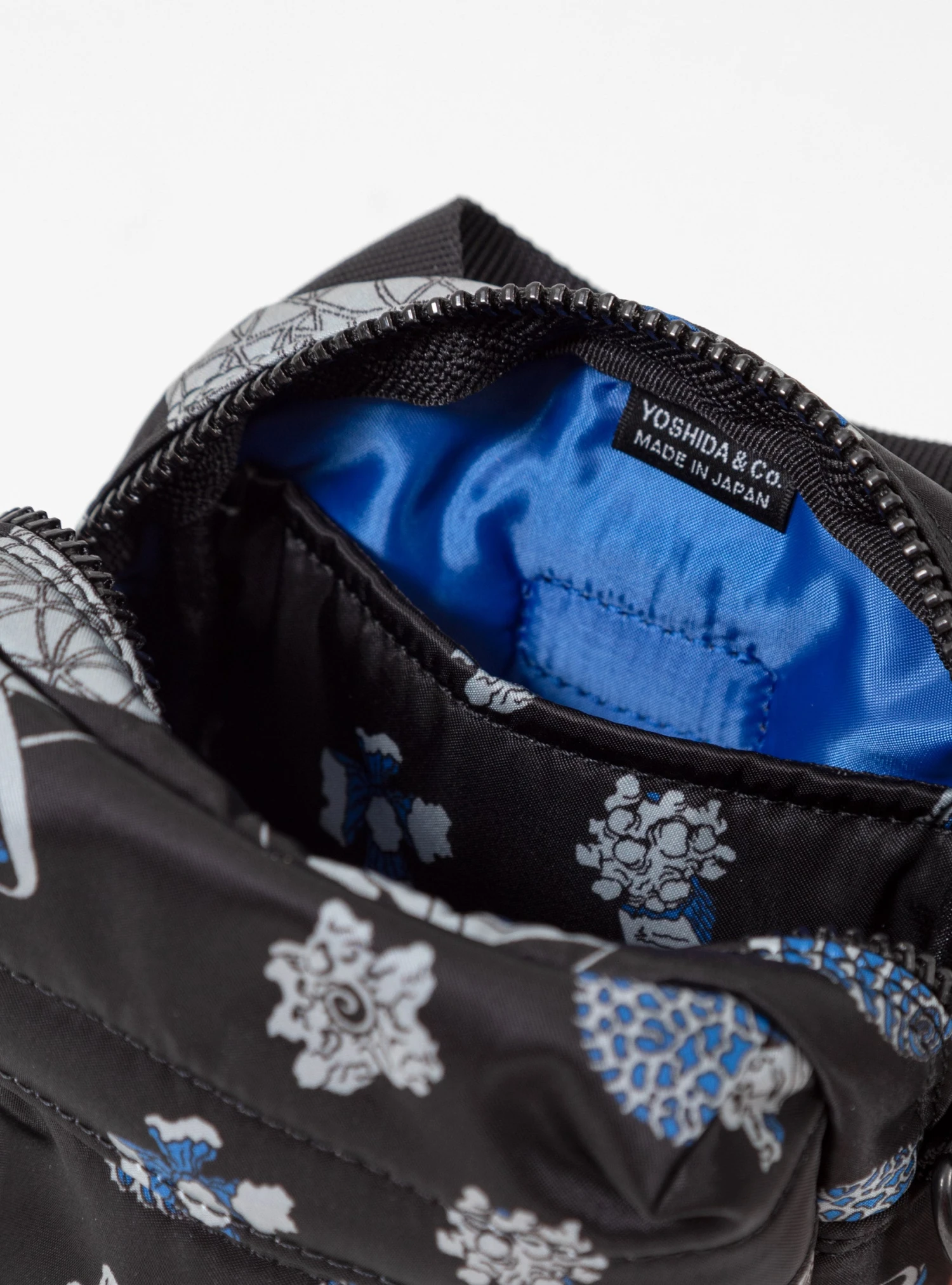 X Will Sweeney Shoulder Bag Black - Image 4