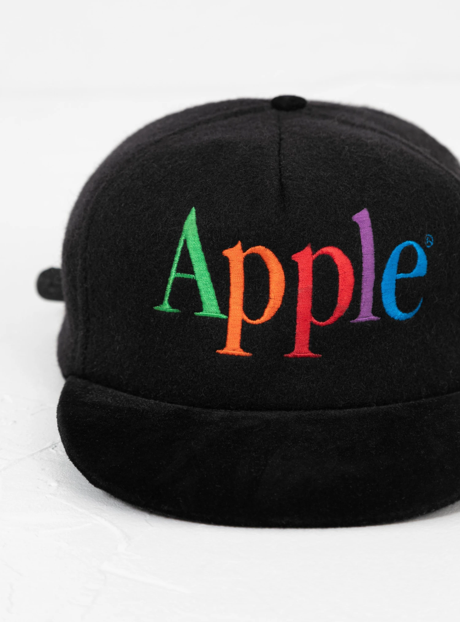 '80s Apple Logo Wool Cap Black - Image 2